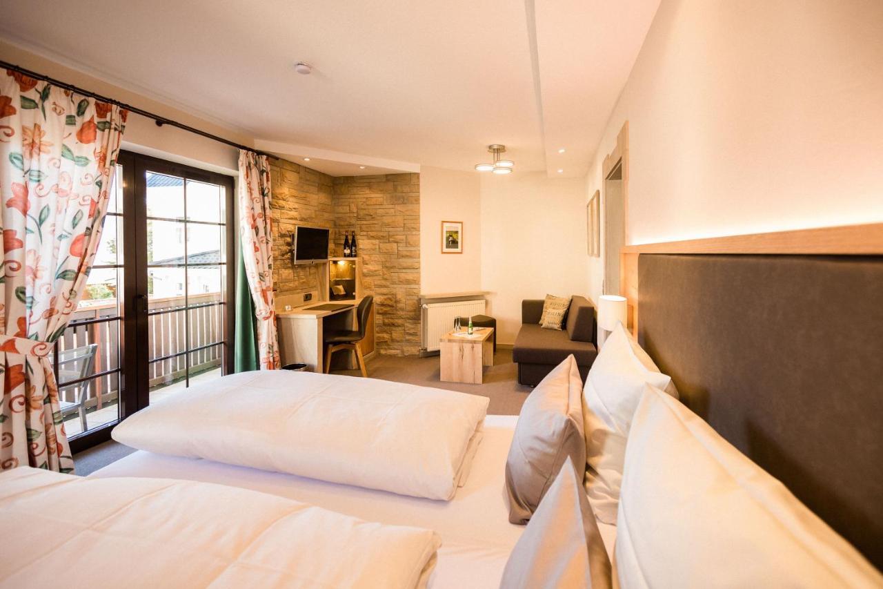 Double Room with Balcony,878385383:JPEG