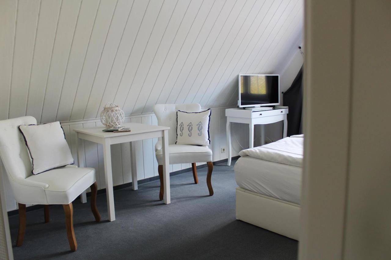 Small Double Room,1105966881:JPEG
