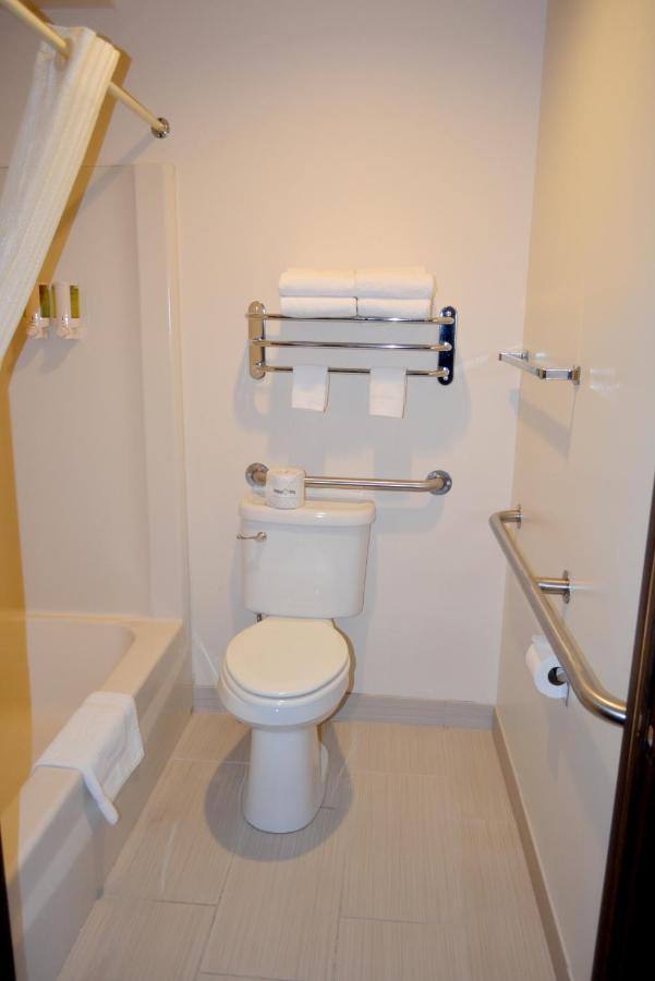 Deluxe Double Room with Extra Bed,1107113949:JPEG