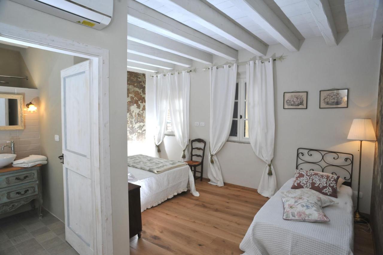 Chambre Triple avec Salle de Bains Privative