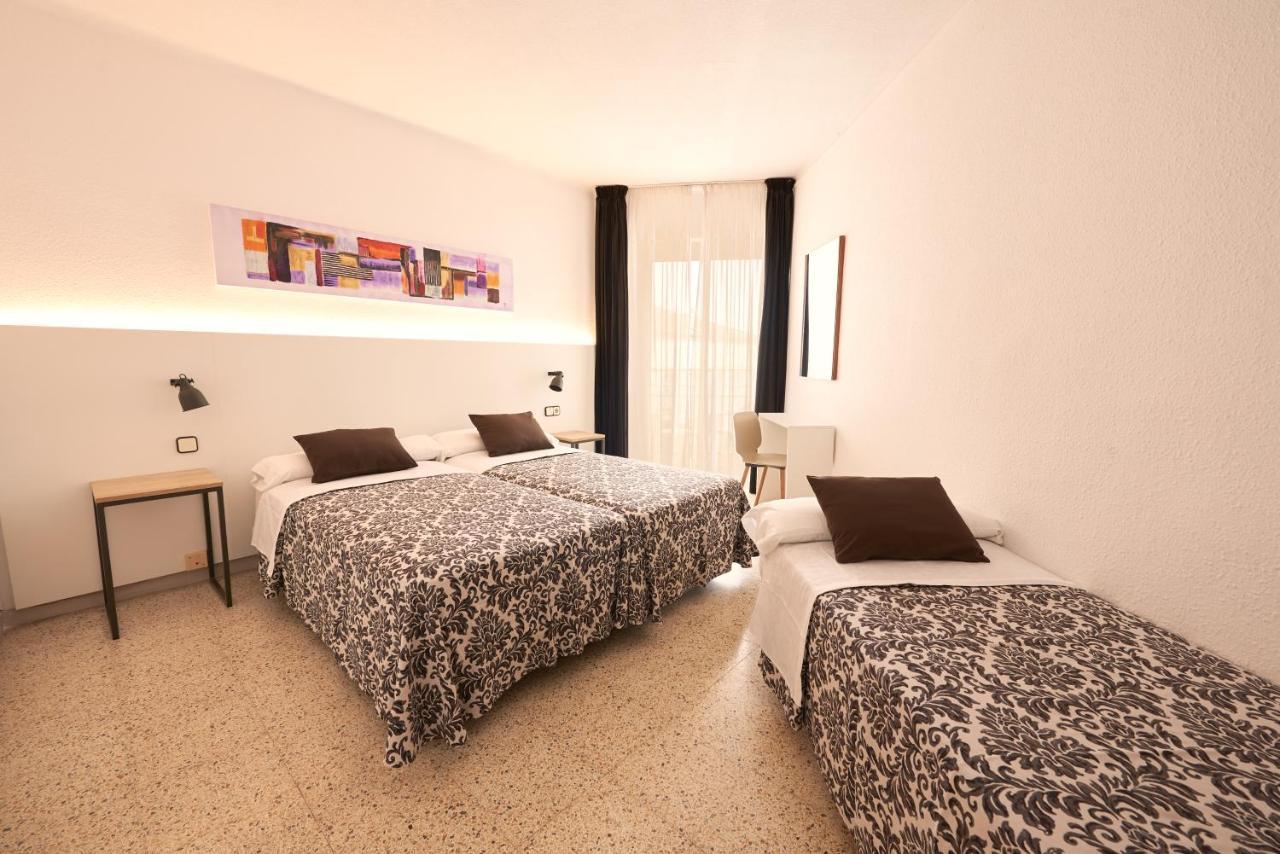 Habitación Triple con balcón