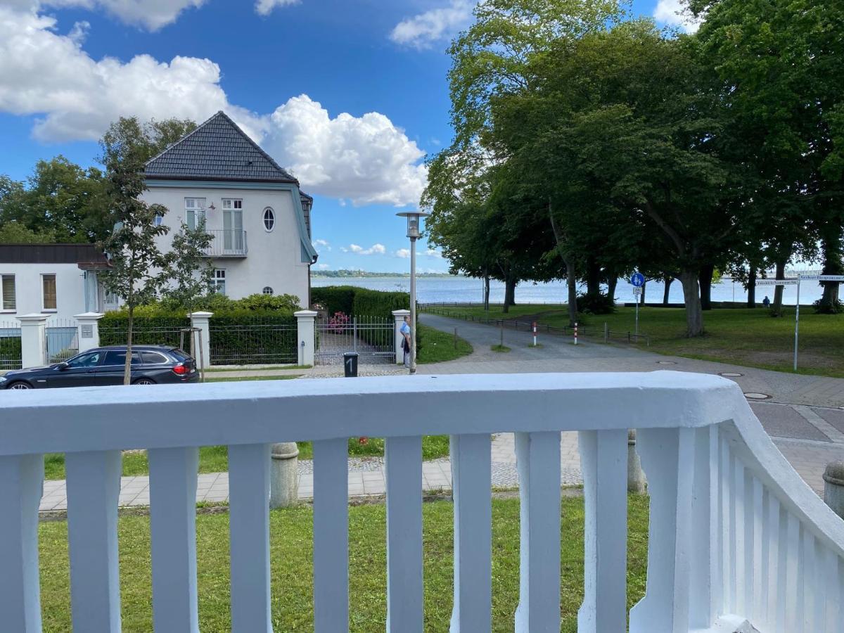 Doppelzimmer mit Balkon und Meerblick