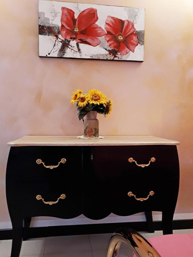 Camera Tripla Economy