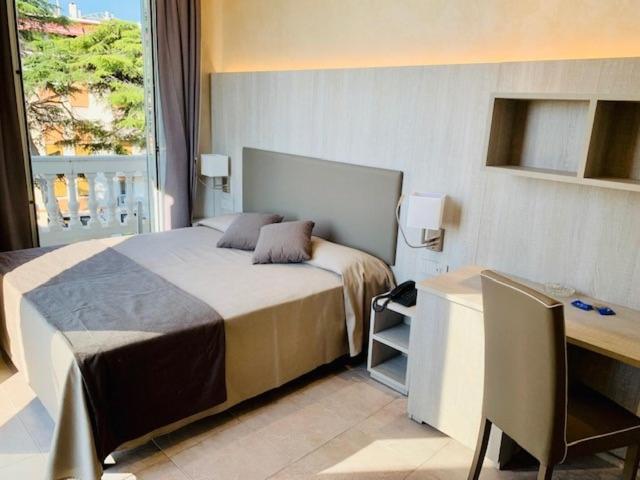 Deluxe Double or Twin Room Sea View,1123719453:JPEG