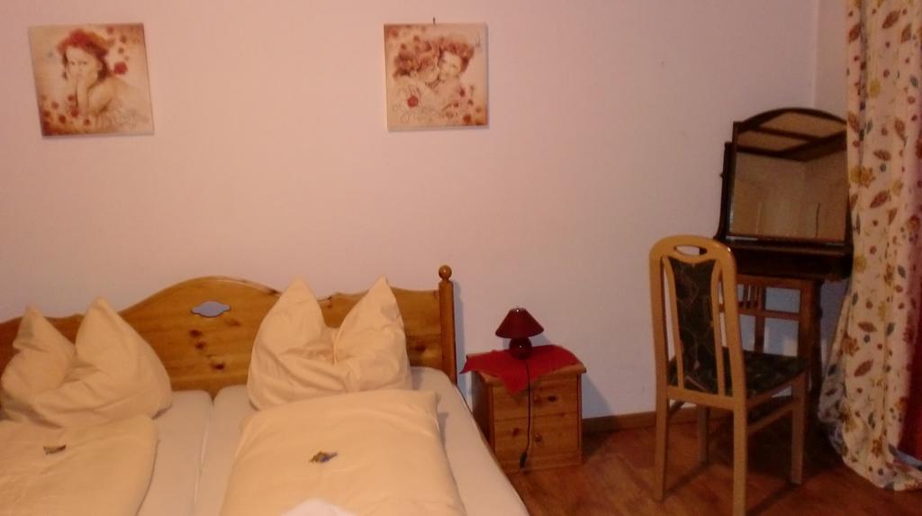 Vierbettzimmer mit Balkon