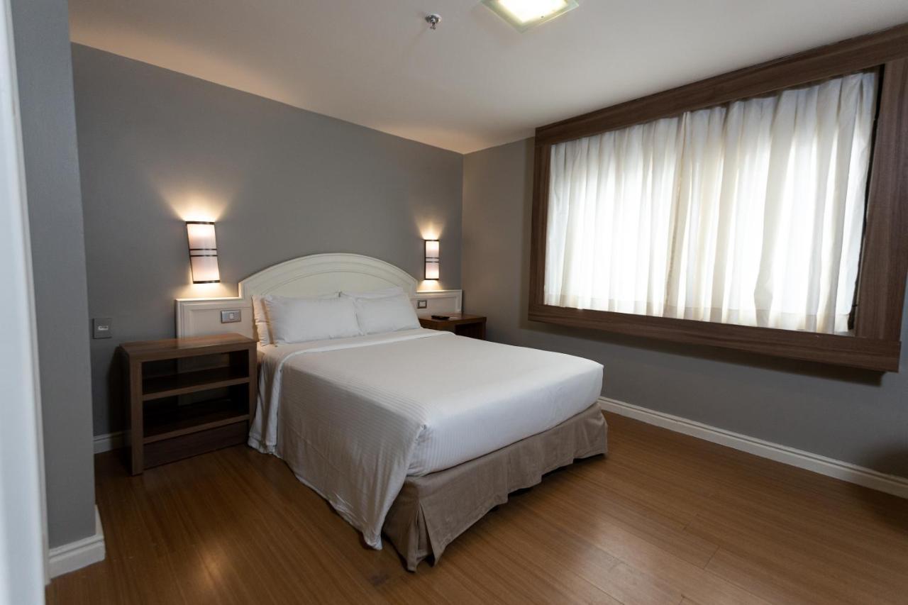Quarto Duplo Superior com 2 Camas de Casal