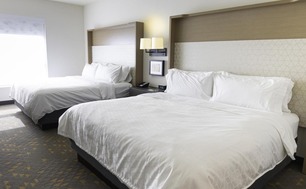 Standard King Room with Two King Beds