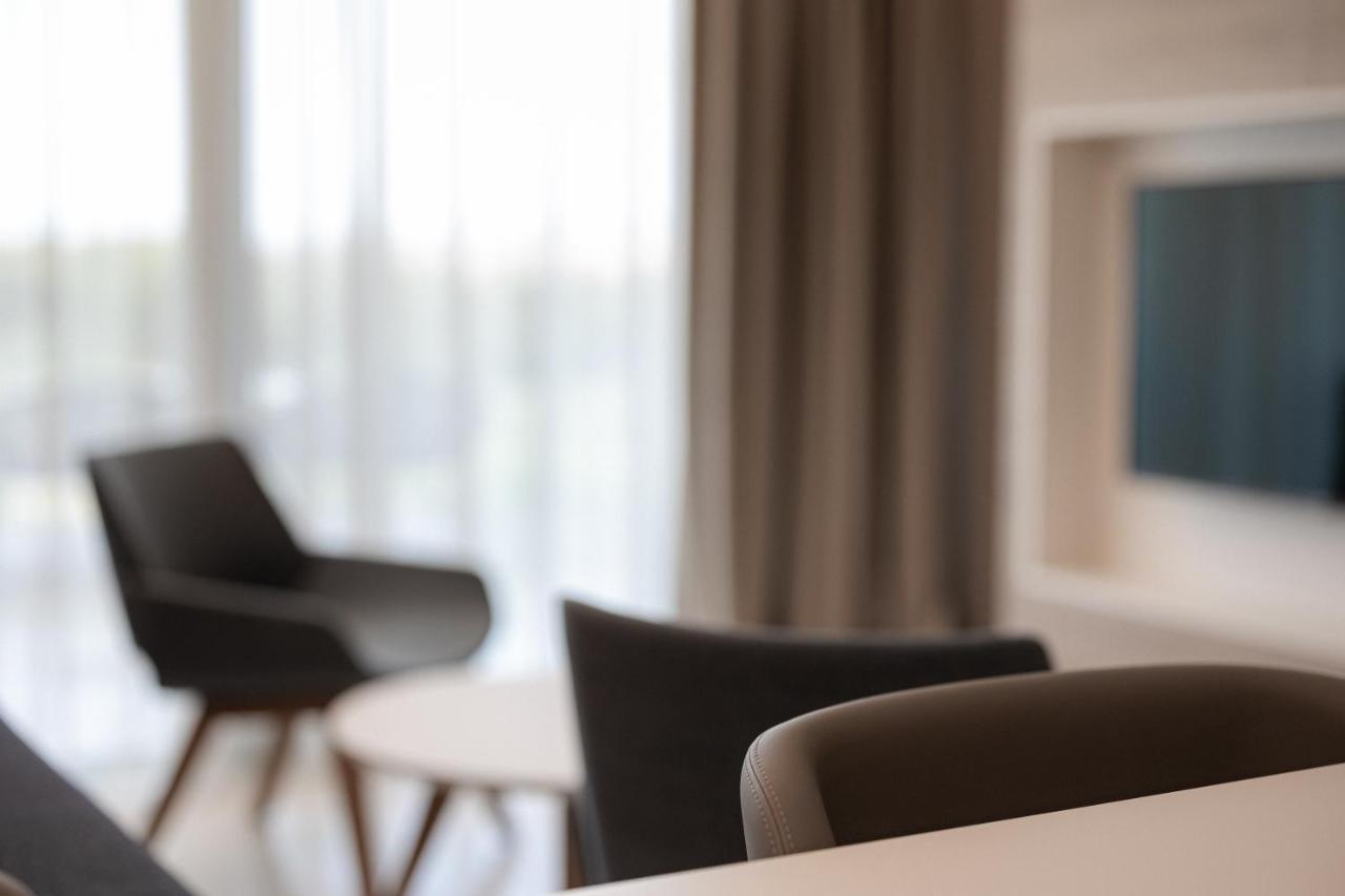 One-Bedroom Apartment with Balcony and Sea View,1128851127:JPEG