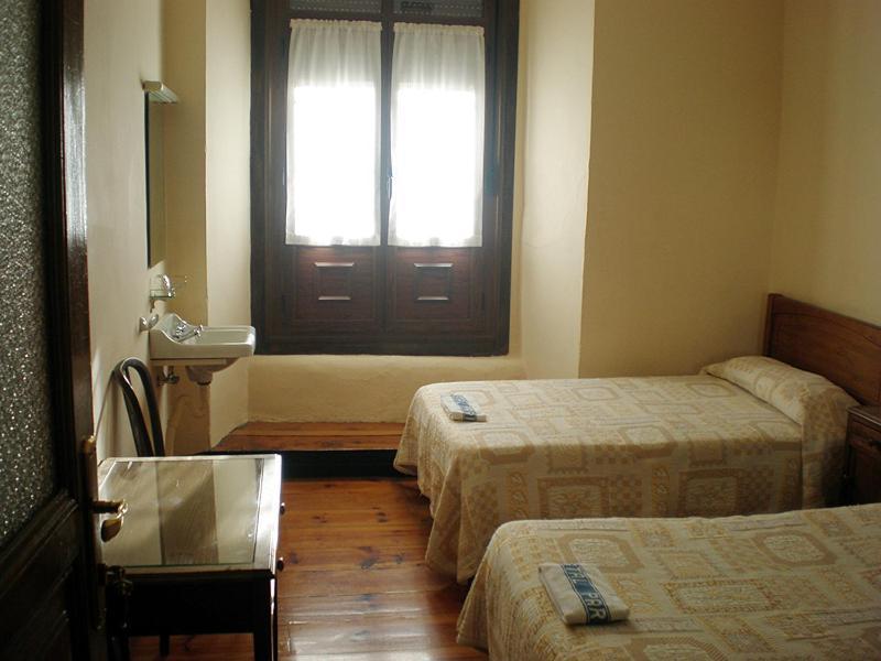 Habitación Doble con baño compartido - 1 o 2 camas