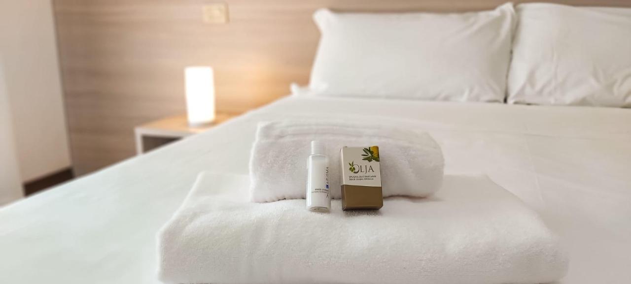 Standard Double or Twin Room,1130855901:JPEG