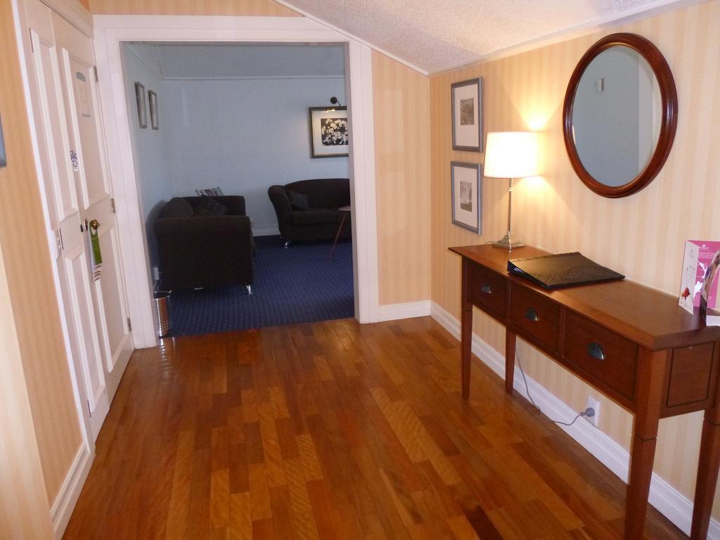 King Suite with Club Lounge Access - Adult Only