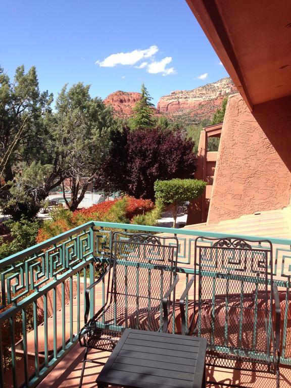 Dream Weaver - King Room with Balcony View