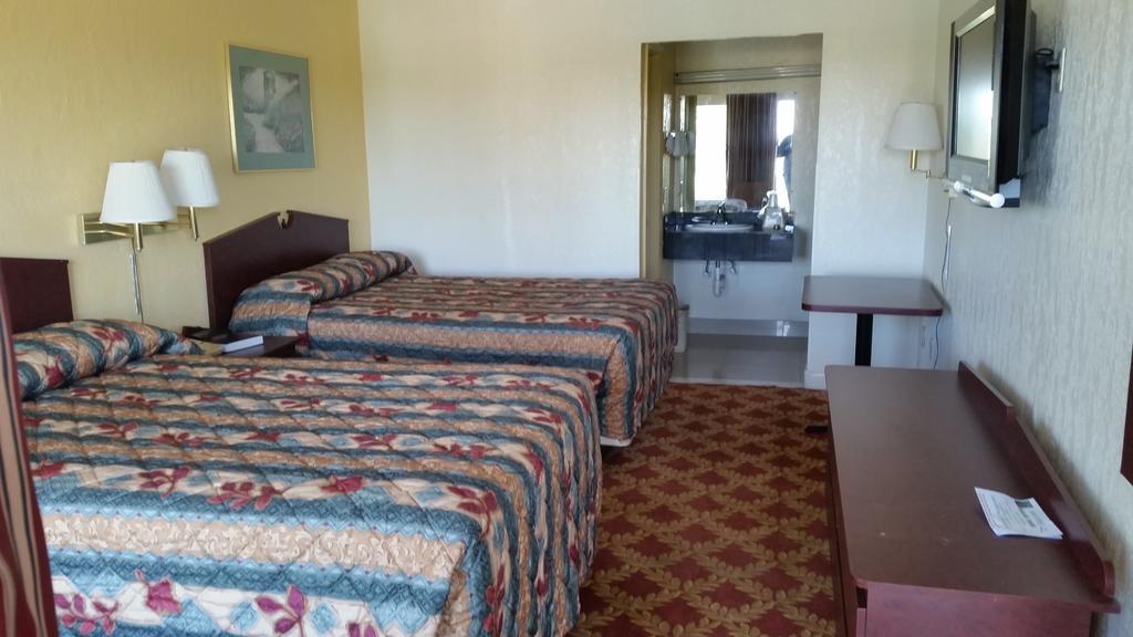 Double Room with Two Double Beds - Non-Smoking