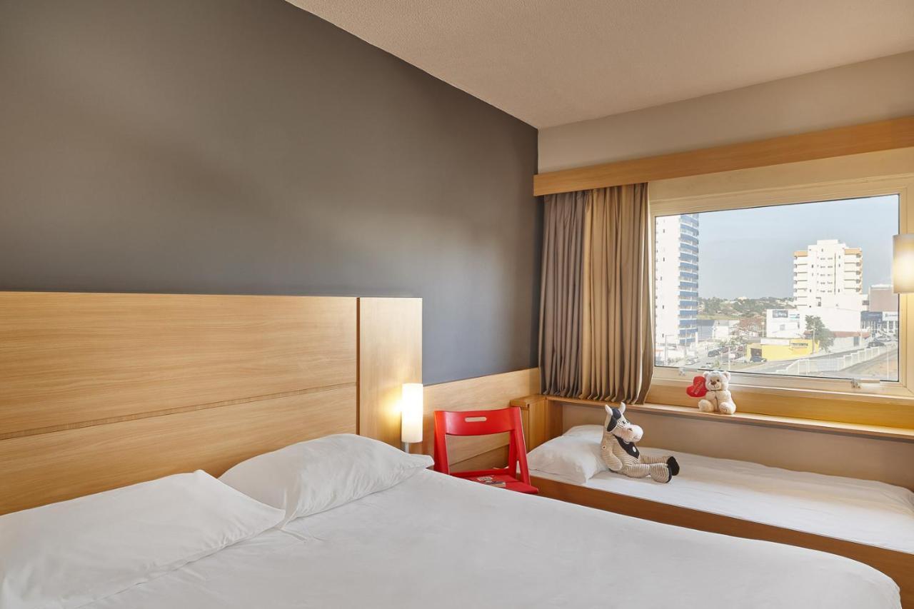 Quarto Standard com Cama Queen-size e Cama Extra