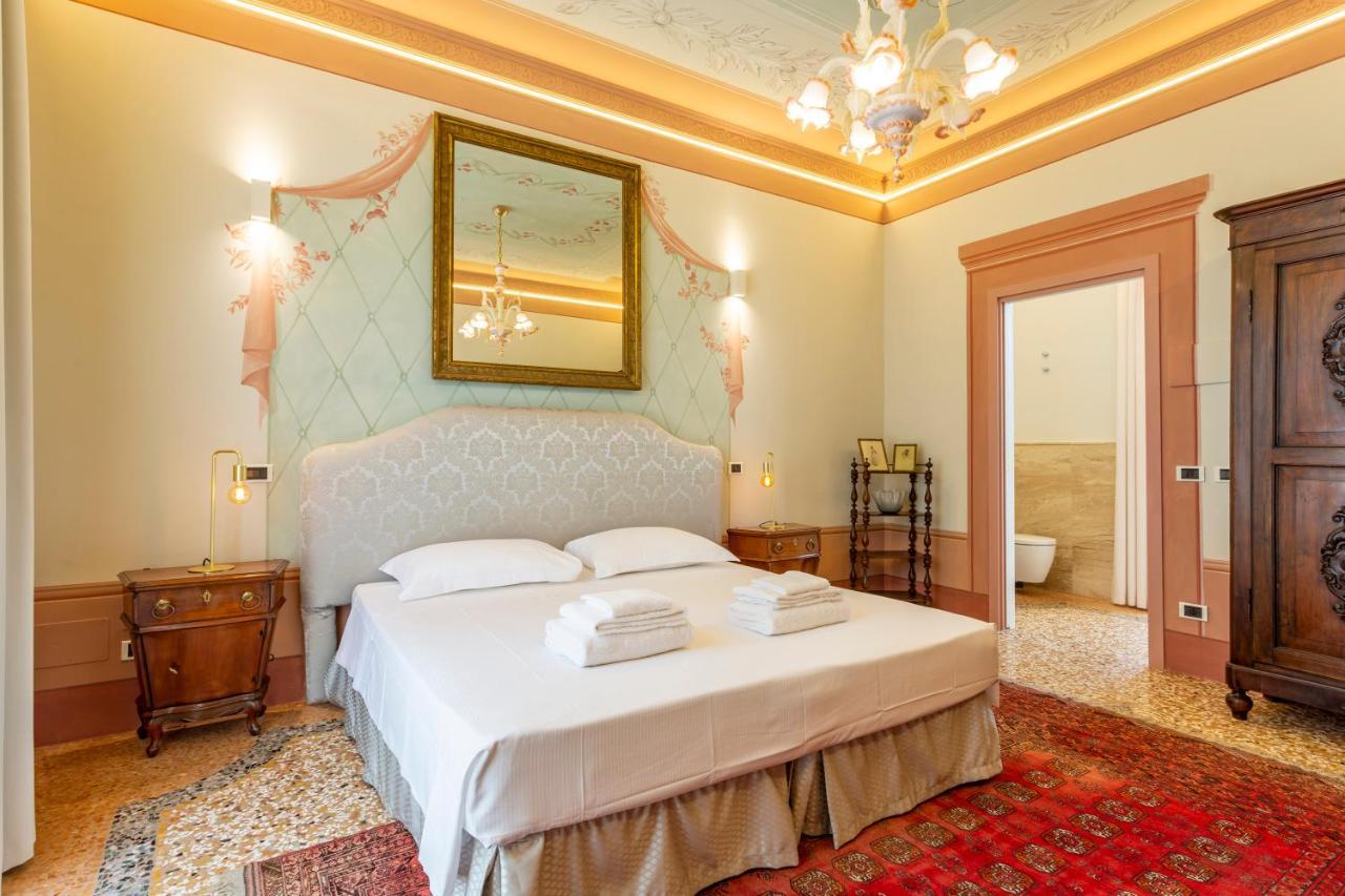 Deluxe Suite,1136337091:JPEG