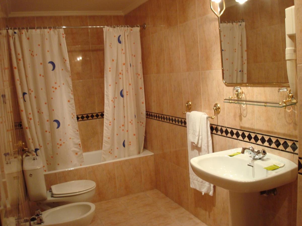 Habitación Doble Deluxe (2 adultos + 1 niño)