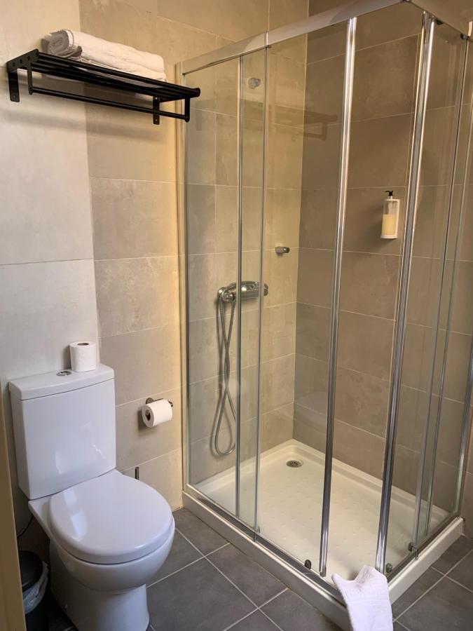 Quarto Duplo com Casa de Banho Privativa