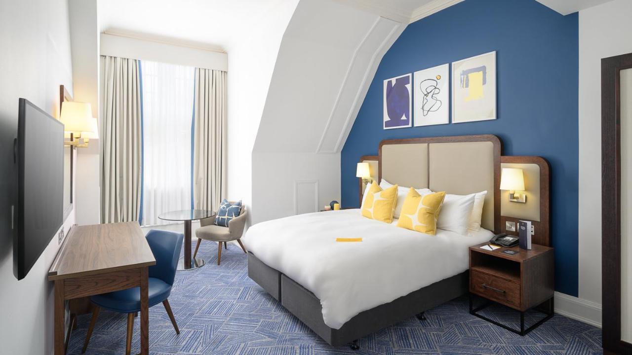 Premium King Room