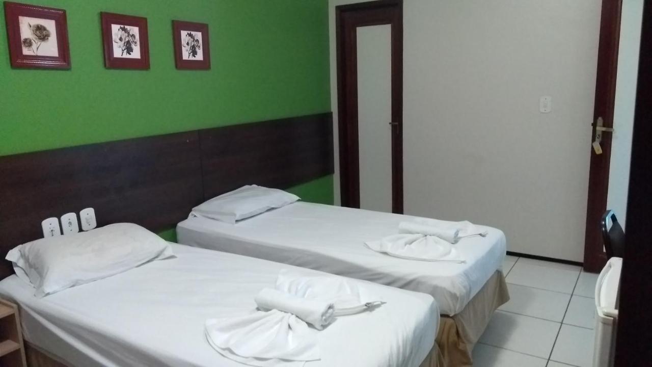Quarto com Cama de Casal ou 2 de Solteiro