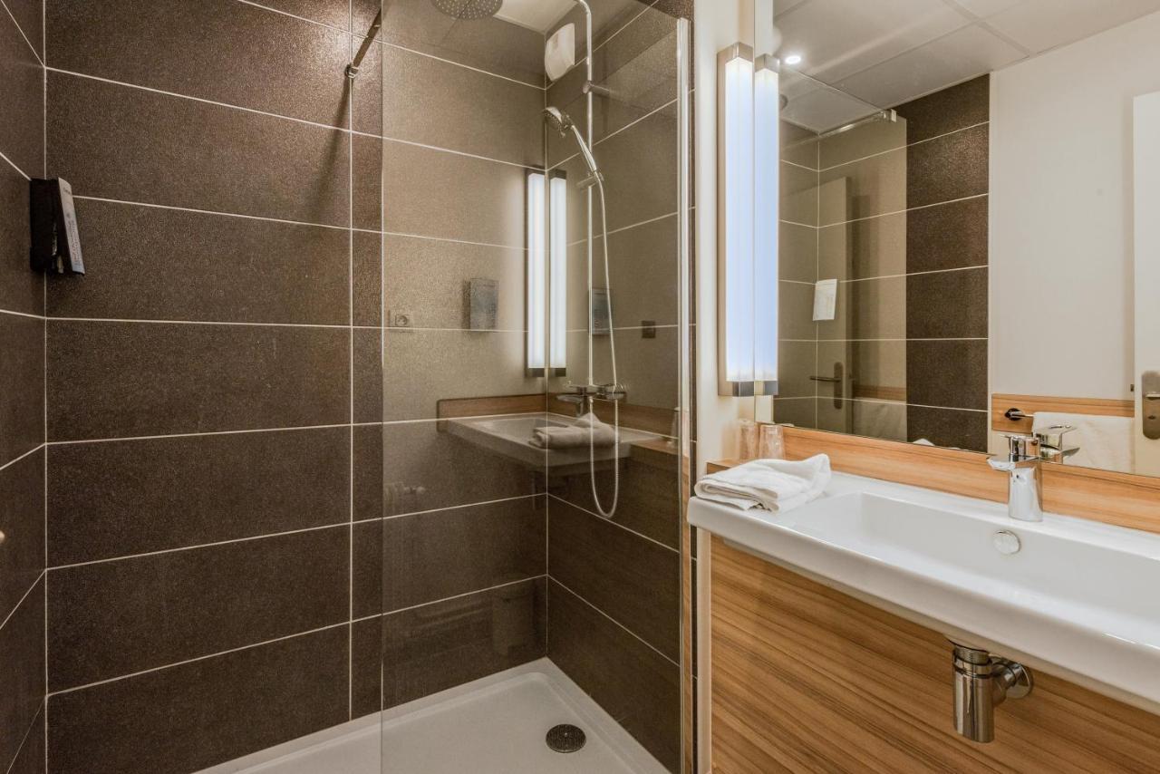 Standard Room - 1 Double Bed 1 Single Bed