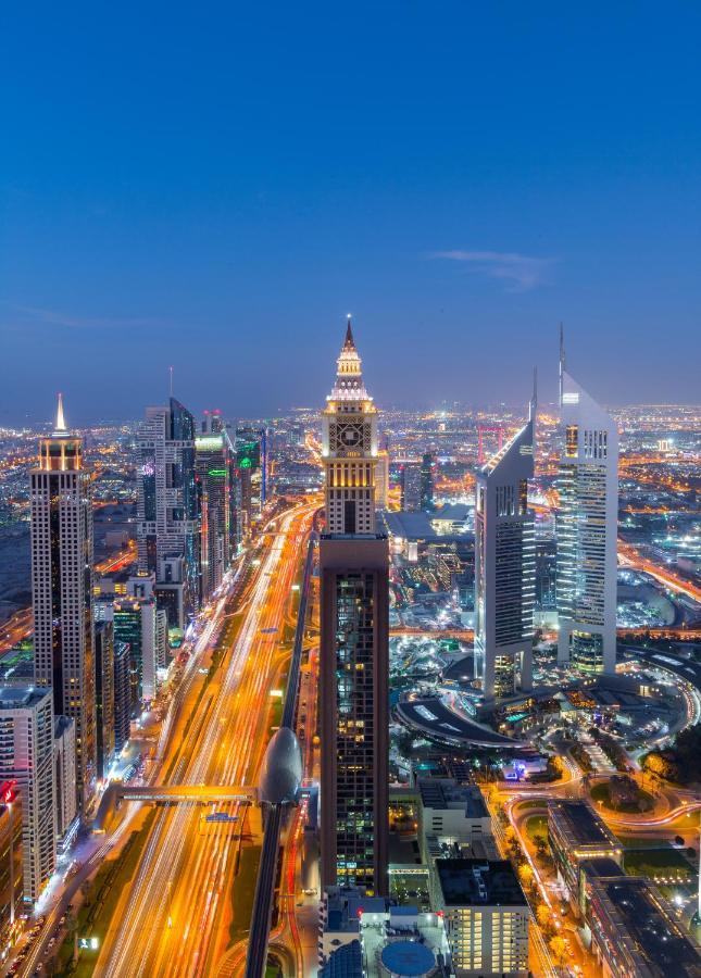 Quarto Superior com Vista Avenida Sheikh Zayed