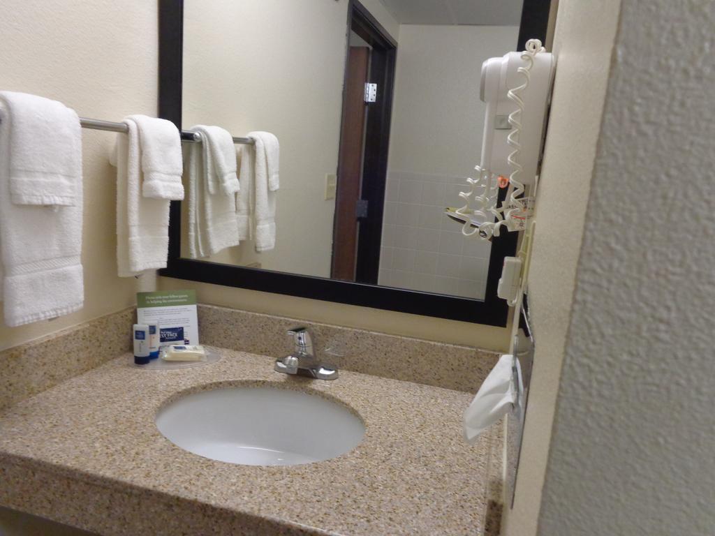 King Room - Non-Smoking