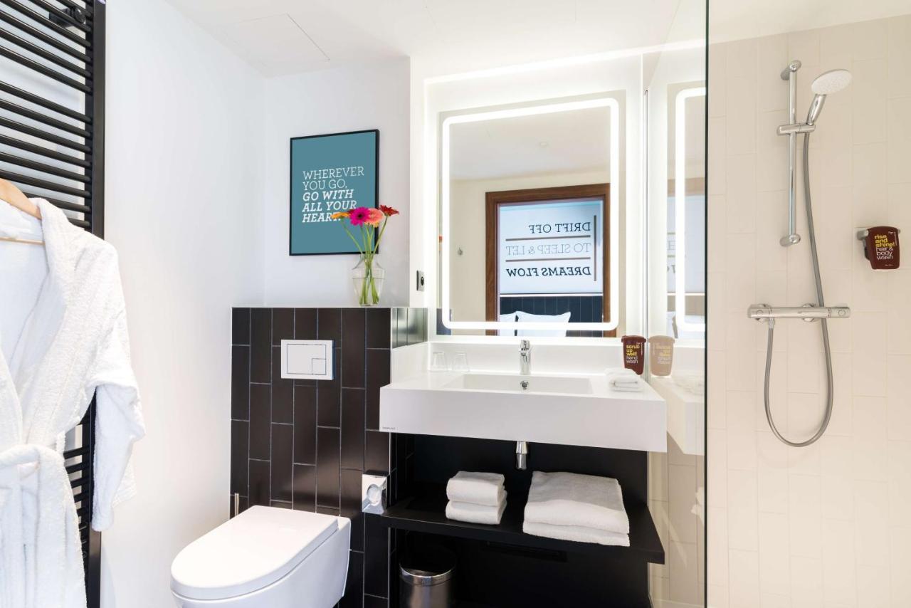 Standard Zimmer mit Balkon