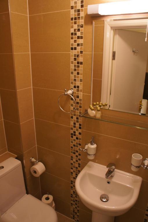 Single Room Private Bathroom,1580584611:JPEG