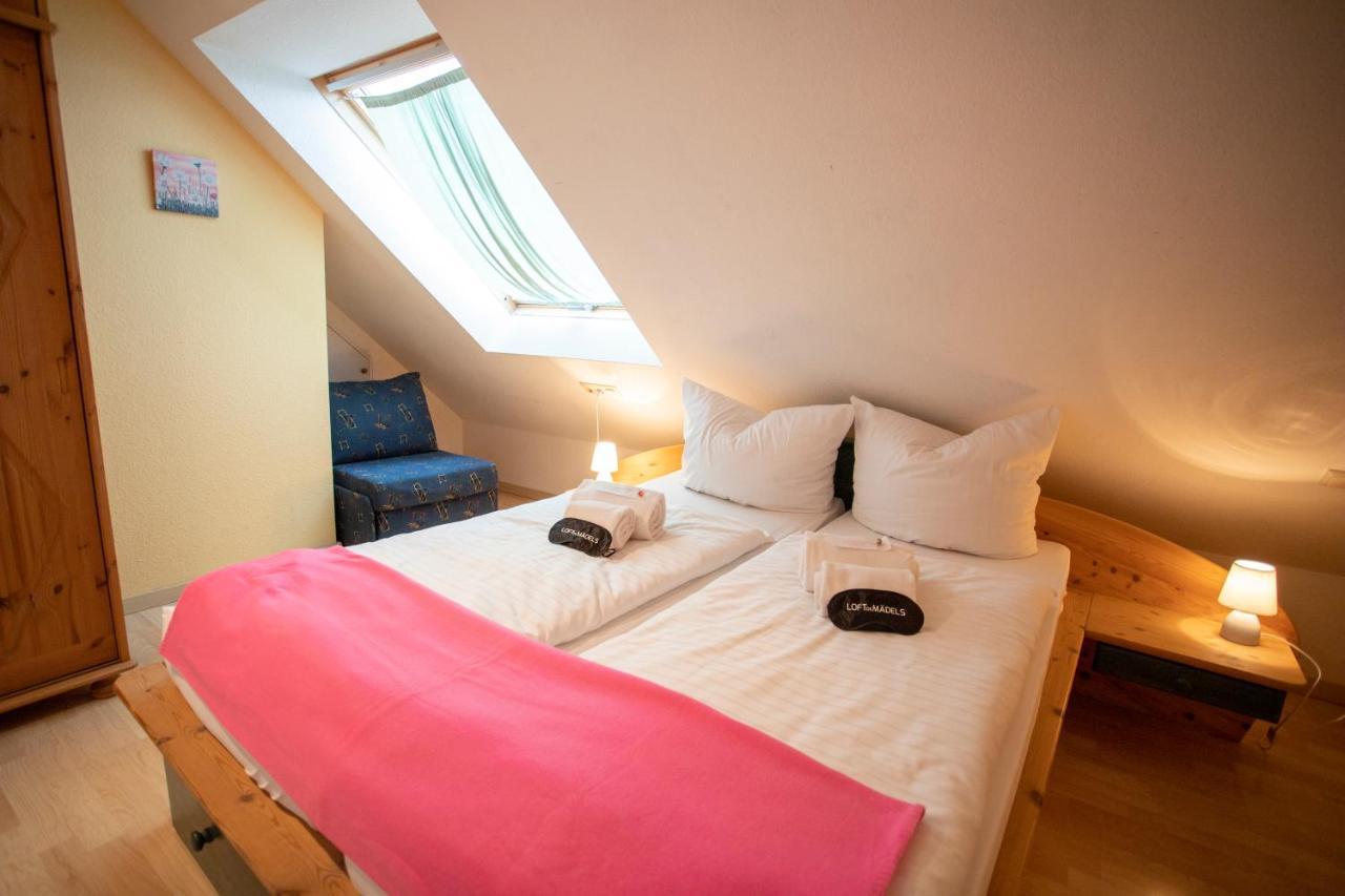 Apartment mit Balkon