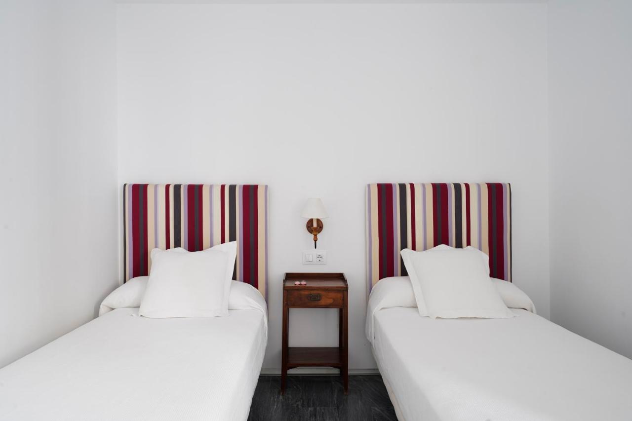 Extra Large 2 Bedroom Apartment with Balcony