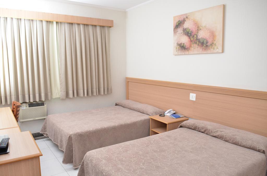 Quarto Standard com 2 Camas de Solteiro