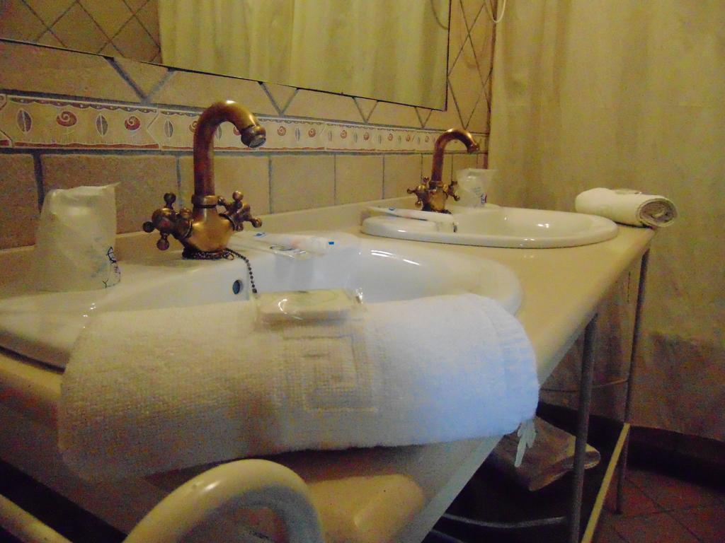 Habitación Doble con baño privado - 2 camas