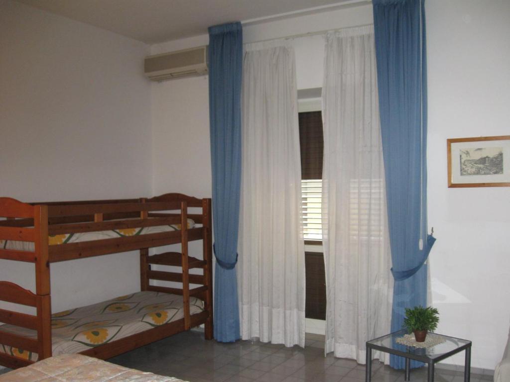Quadruple Room,549264336:JPEG
