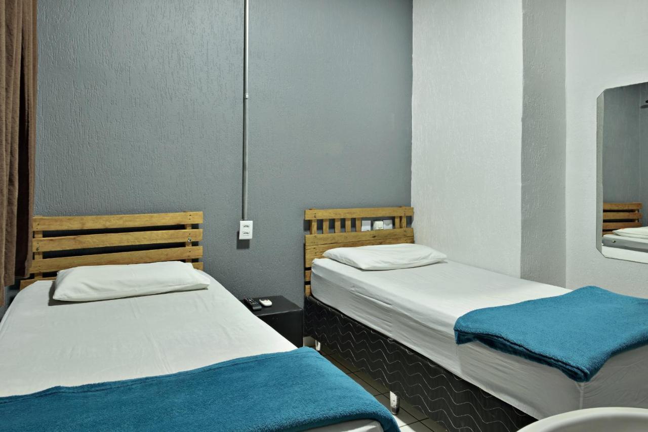 Quarto com Cama de Casal ou 2 de Solteiro