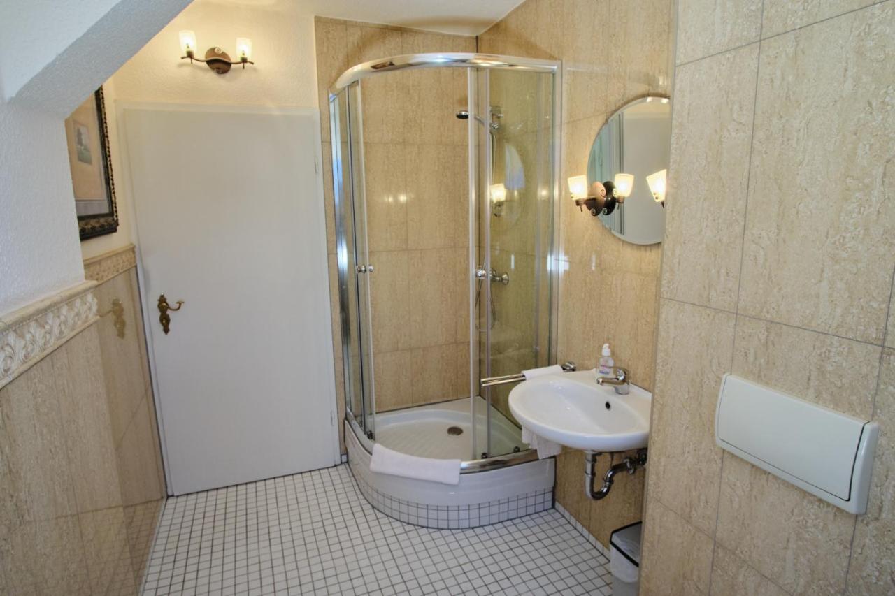 Einzelzimmer mit Gemeinschaftsbad