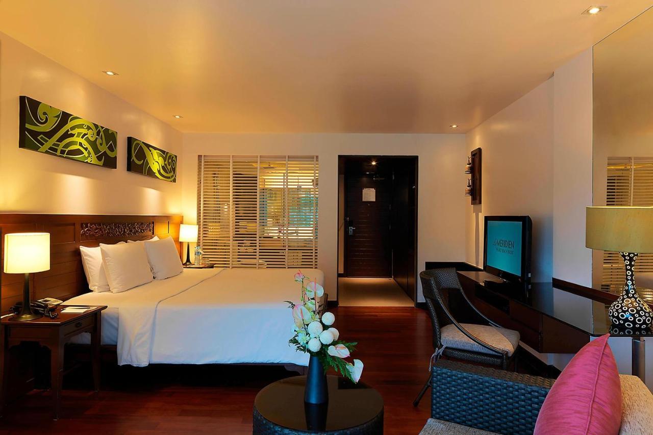 Camera Deluxe con Vista Piscina, 1 Letto King-Size e Balcone