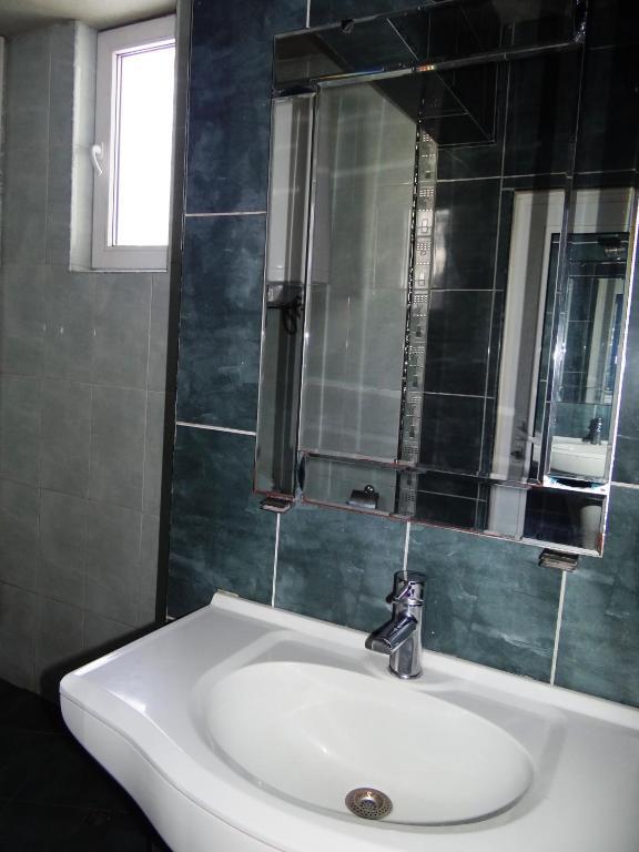 Tweepersoonskamer met Gedeelde Badkamer