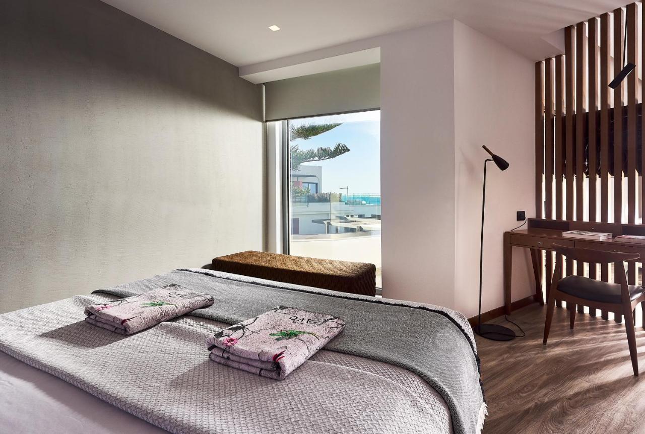 Deluxe Suite mit Whirlpool im Innenbereich und Meerblick
