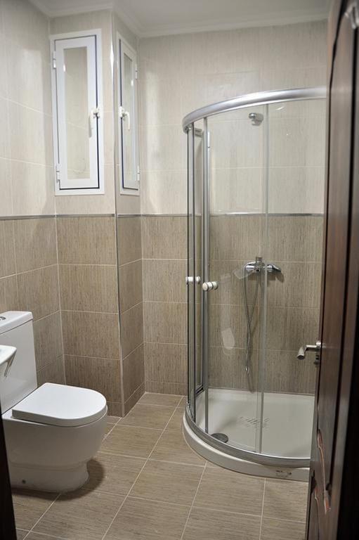 Chambre Lit Queen-Size avec Balcon