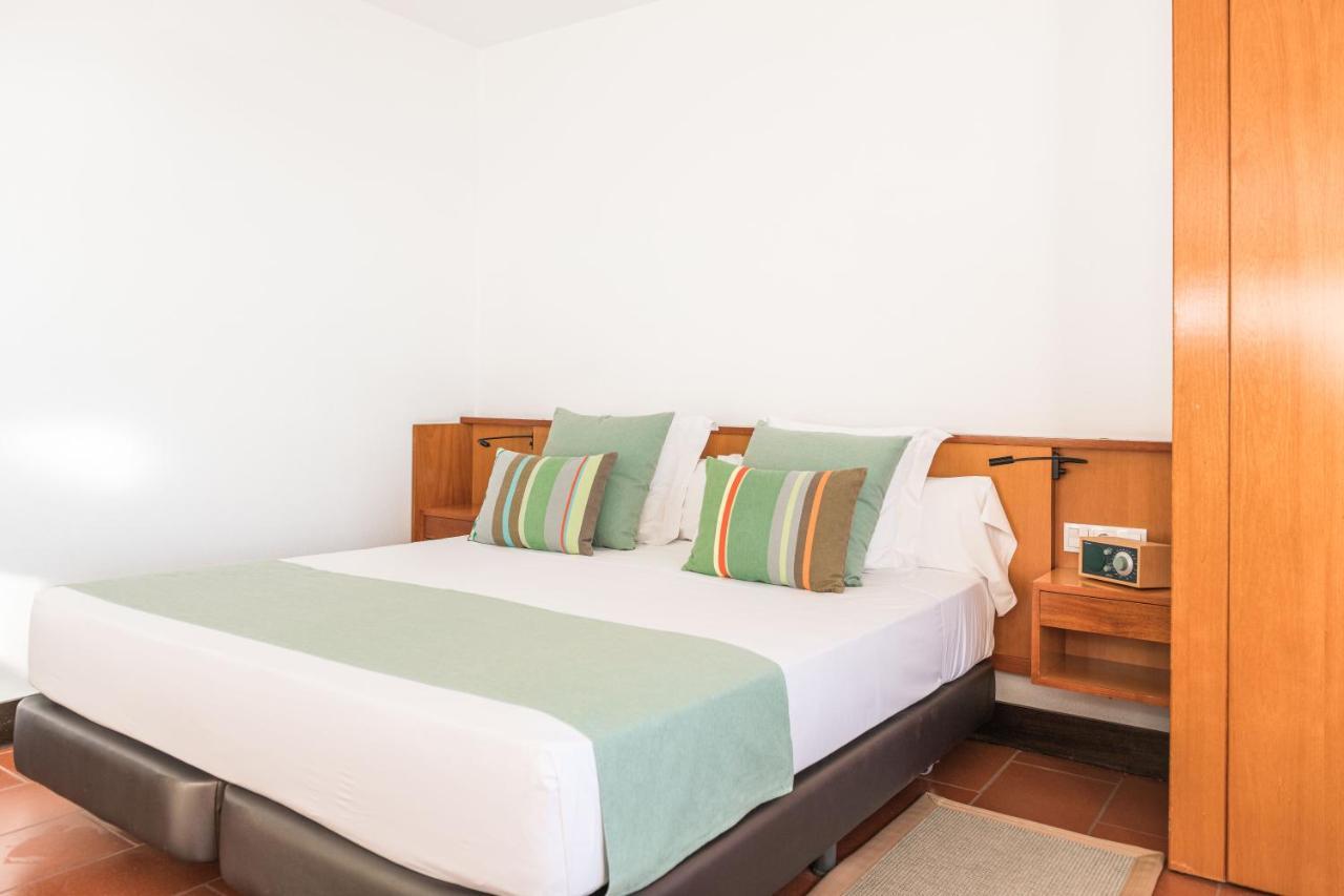 Habitación Doble con vistas al mar y cama supletoria
