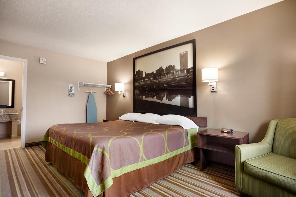 King Room - Disability Access - Non-Smoking