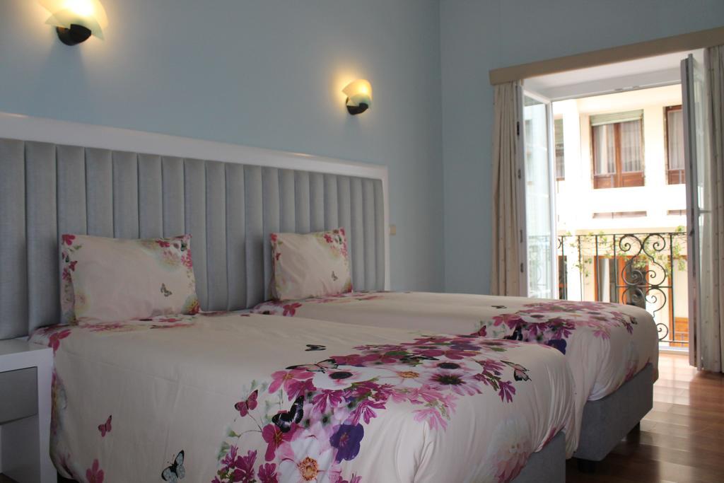 Quarto Superior com Cama de Casal ou 2 de Solteiro