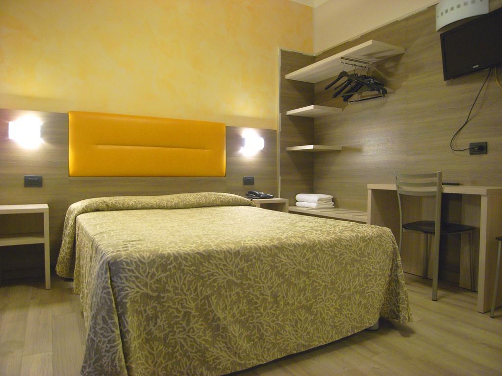 Double Room with Shared Toilet,118724623:JPEG