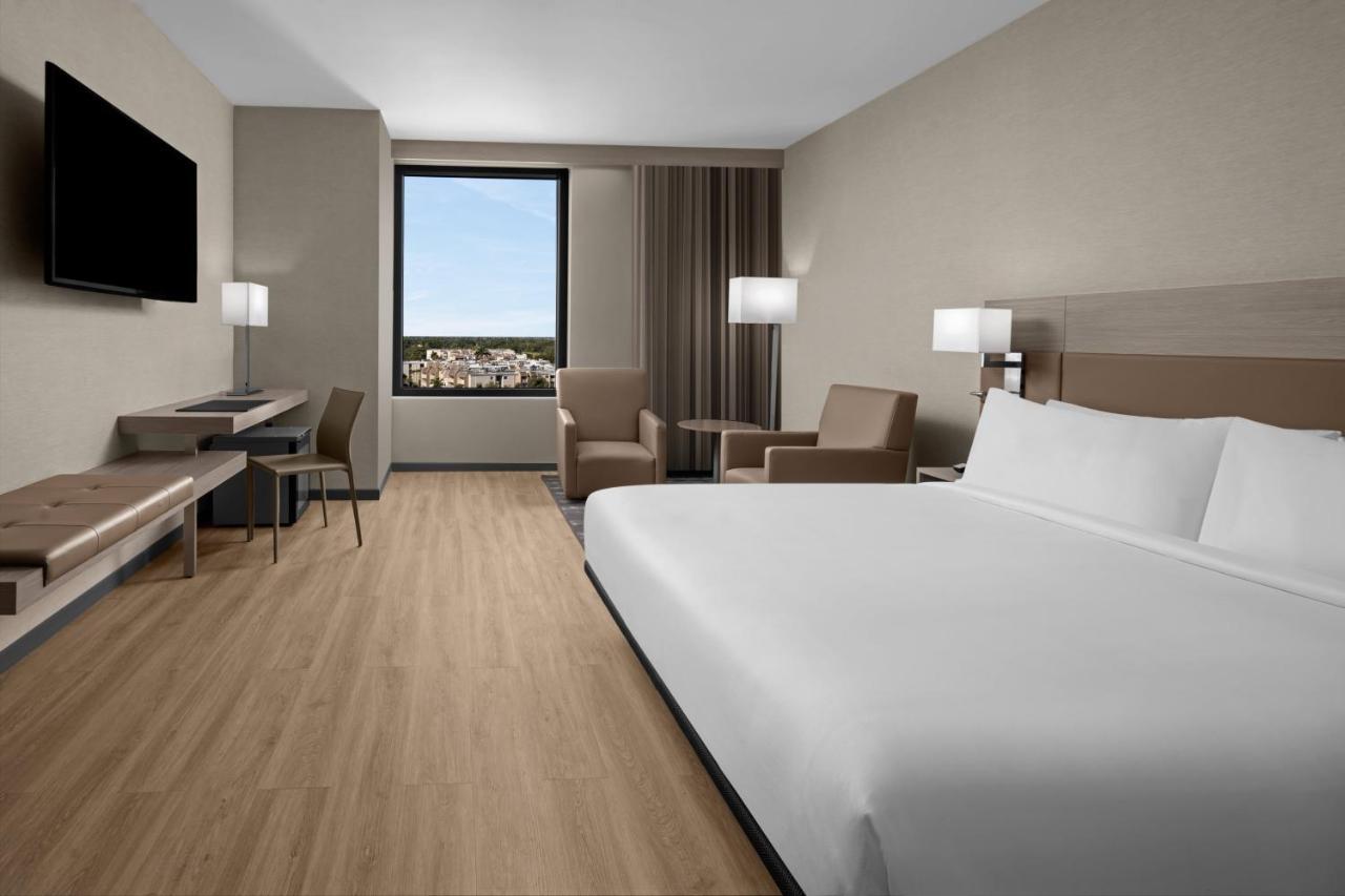 Guest Room with 2 Queen Bed, Pool View