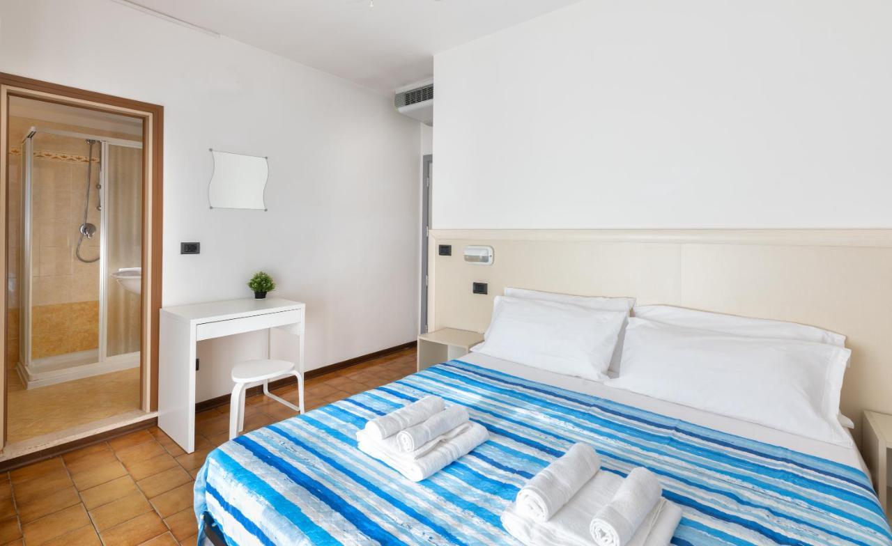 Quadruple Room Balcony,1195889422:JPEG