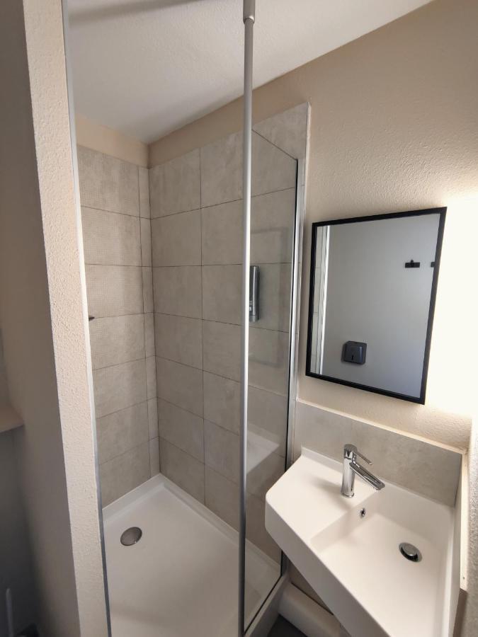 Chambre Triple (2 Adultes & 1 Enfant)