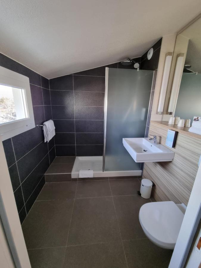 Chambre avec Lit Double et Lits Jumeaux
