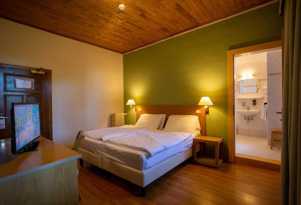 Double or Twin Room,1195443115:JPEG