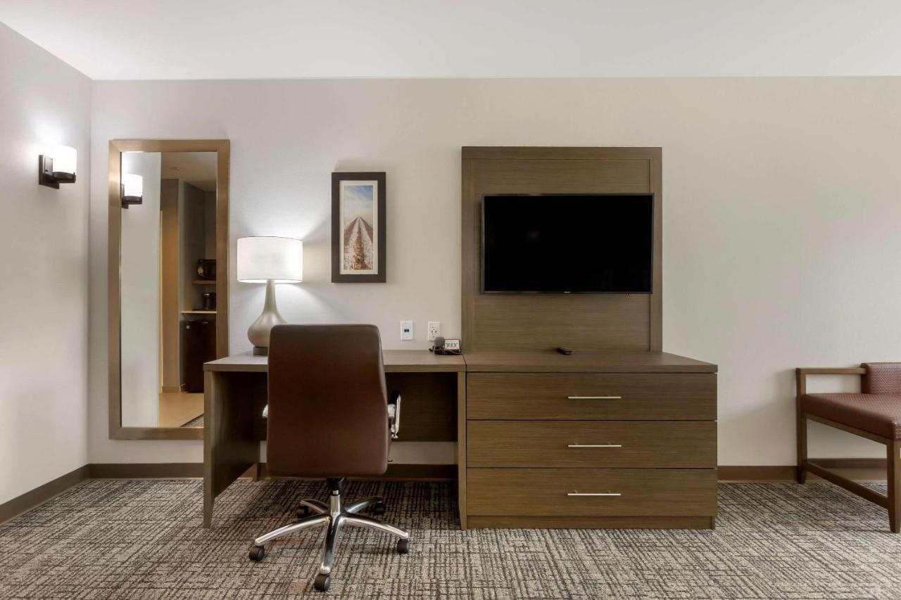 King Suite with Sofa Bed - Non Smoking