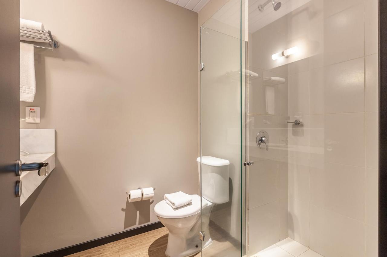Quarto Deluxe com Cama de Casal ou 2 de Solteiro